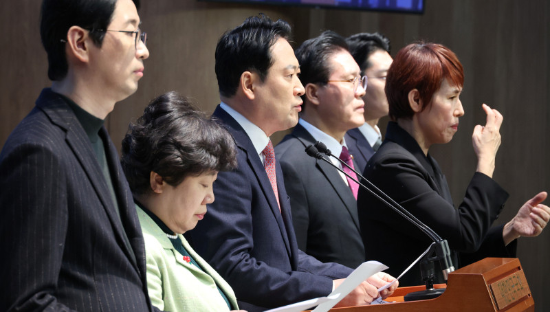 국회 명태균 특검법 논의, 의견 갈등으로 순조로운 처리 어려움 관측
