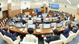 창원시의회, 허성무 전 시장 수사 촉구 건의안 가결…임명직 자진사퇴 결의안 부결