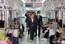 주광덕 남양주시장, 마석-상봉 셔틀 열차 첫 운행 현장 점검