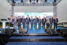 봄의 절경 함안 청보리·작약 축제 호평