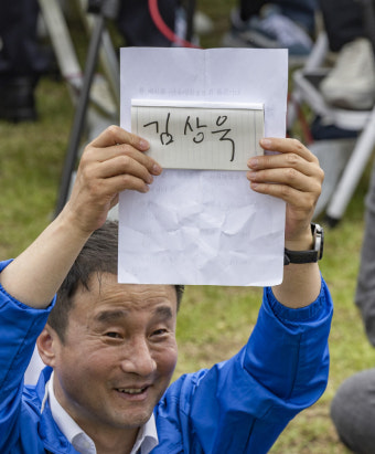 김상욱‚ 이재명 끌어안고 “참된 보수주의자…대통령 위해 최선”