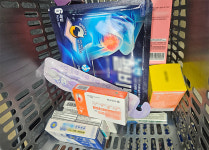 개업 두 달 만에 명소된 창고형 약국…동네약국도 변화 고민