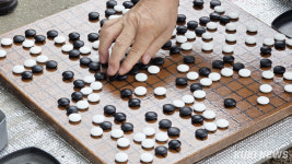 노인들의 새로운 바둑·장기 메카 ‘종묘광장공원’