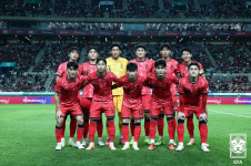엄지성 기습 선제골…한국, 파라과이에 1-0 리드 [쿠키 현장]