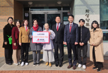 국민의힘 대구시당 대변인단, 화성양로원 찾아 성금 전달