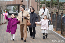 ‘오늘은 우리가 주인공!’ 설레는 입학식 [쿠키포토]