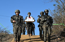 DMZ 백마고지 유해발굴 재개…평화의 길 12개 구간 전면 개방