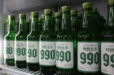 동네슈퍼 전용 소비자가 990원 착한소주 전국에 990만병 공급