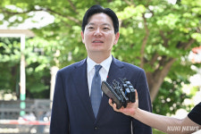 “무슨 조사인지도 몰랐다”…감찰 출석한 박상용 검사 [쿠키포토]