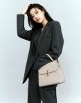 제이에스티나 핸드백, 새 뮤즈로 이나은 선정