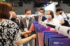 신소재 컬렉션 살롱 신규 소재개발 갈증 해소했다