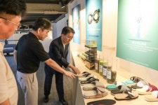 관세청 국장, 신발소재 수출기업 영창에코 현장 방문