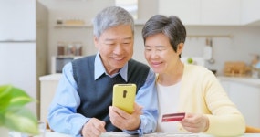 은퇴세대 아닌 소비 큰 손…액티브 시니어가 가장 많이 쓰는 앱은?