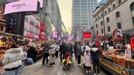 명동 상권 부활 넘어 포화…패션 다음은 드럭스토어 약국