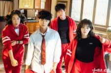 OCN 개국 이래 최고 시청률 돌파한 경이로운 소문의 여지나 작가가 막바지를 앞두고 갑자기 하차했다