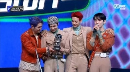 “오랫동안 말하지 못한 게 있다” : 샤이니의 엠카운트다운 1위 소감에는 종현을 향한 그리움이 담겼다