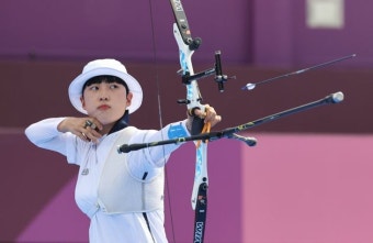 세계적인 베스트셀러 작가 파울로 코엘료가 2020 도쿄올림픽에서 ‘양궁 3관왕’에 오른 안산 선수에게 축하를 전했다