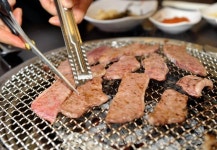 고기만 최대 10번까지 리필했다 대전의 무한리필 고깃집 사장이 단골 손님과 멱살잡이를 했다