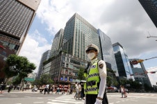 옥상 냉각탑의 쿨링팬 파손 서울 르메이에르 종로타운 흔들림 원인