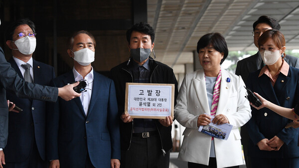 김건희 여사, 윤석열 대통령의 다음 순방 동행 취소 결정에 관심高조