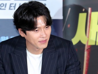 현빈은 독립 투사의 이야기를 담은 첩보 액션 영화 '하얼빈'에서 안중근 의사 역할을 연기한다