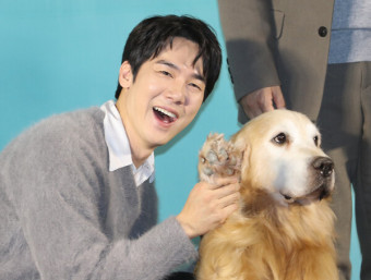 배우 유연석이 출연료를 자진 삭감하면서도 영화 '멍뭉이'에서 연기한 이유는 '버려진 강아지들의 이야기'였기 때문이다