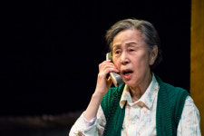 더 글로리에서 에덴 빌라 집주인 할머니 역 맡은 배우 손숙의 과거 이력은, 배우와 전혀 연관 없어 더 놀랍다