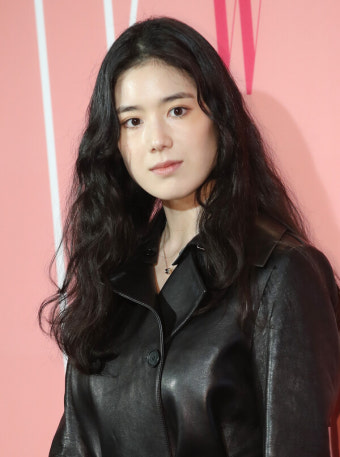 접점 전~혀 없어 보이는 정은채와 김충재 사이에서 들려온 '소식'에, 너무 흥미로워 두 사람 서사를 한참 들여다보게 된다