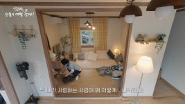훨씬 더 까만… 이효리가 상처 들여다보길 거부하는 어머니를 이해하게 된 순간은 불현듯 찾아왔고 참 많은 생각이 든다
