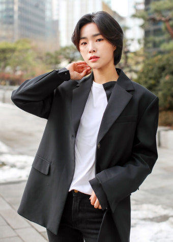 이장우가 8세 연하 배우 조혜원과 길었던 공개 연애 끝에 전한 소식은 심장 두근거린다