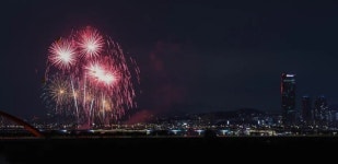 가을밤을 화려하게 수놓은 수천송이 꽃 : 팡팡 터지는 불꽃의 향연에 잠시 넋 놓고 멍하니 바라보게 된다