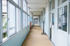 추석 연휴 충남의 한 40대 중학교 교사가 숨진 채 발견됐고, 핸드폰에서 발견된 내용에 입틀막하고 주저앉게 된다