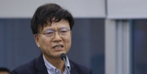 청와대, 이병태 '5·18 성역' 발언에 사퇴 권고 : 중도보수 통합은 역시 어려워
