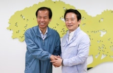 남경필 지사, 최문순 강원지사와 상생협력 논의