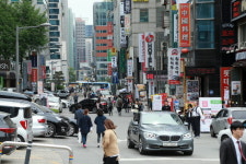 서초구, 강남역 뒷골목 옥외영업 전격 허용