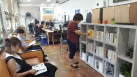남해군청 민원실, 작은 도서관으로 변신