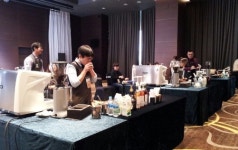 커피 향과 함께 피어나는 바리스타의 열정