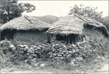 칠곡군, 한티성지 일원 억새 초가마을 조성