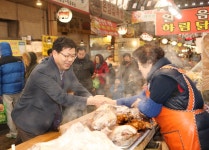 평택시 공무원, 전통시장 찾아 애로사항 청취