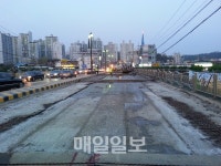 안전 문제 제기됐던 의정부 신곡교, 교량 보수 한창…17일 자정 재개통 예정