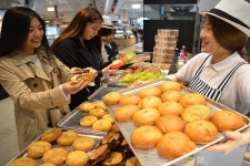 롯데백화점 광복점, 대구 근대골목 단팥빵 부산에 선보여