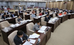 수원시의회, 제327회 정례회 49건 안건 의결하고 폐회