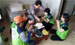 인천 중구 운서동 지역사회보장협의체, 홀몸 어르신 생신상 차려드리기 봉사활동 진행