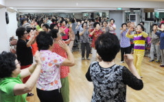 동대문구, 신바람 나게 웃고 건강하세요