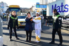 홍미영 인천부평구청장, 평창 동계올림픽 성화 봉송 점화행사 참석