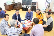 윤창욱 경북도의원·구미소방서장, 폭염관련 무더위쉼터 방문