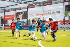 홈플러스 옥상 풋살장, 축구열풍에 집객효과 '톡톡'