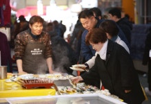 김동희 의장, 설맞이 전통시장 방문…부천 자유시장·오정시장·강남시장