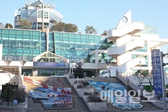 부산항만공사, 강원 산불 피해 아동지원 구호금 전달