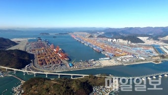 부산진해경자청, 웅동배후단지 입주기업···10년 만에 재산권 행사